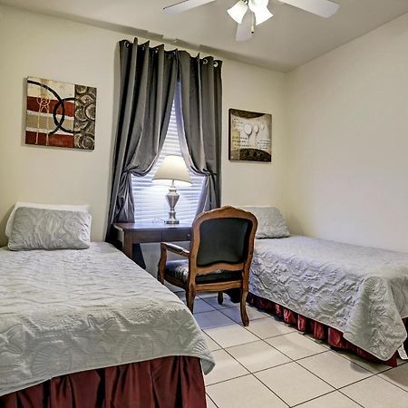 Villa Corporate 2 Bedroom Suite Furnished Condo ヒューストン エクステリア 写真