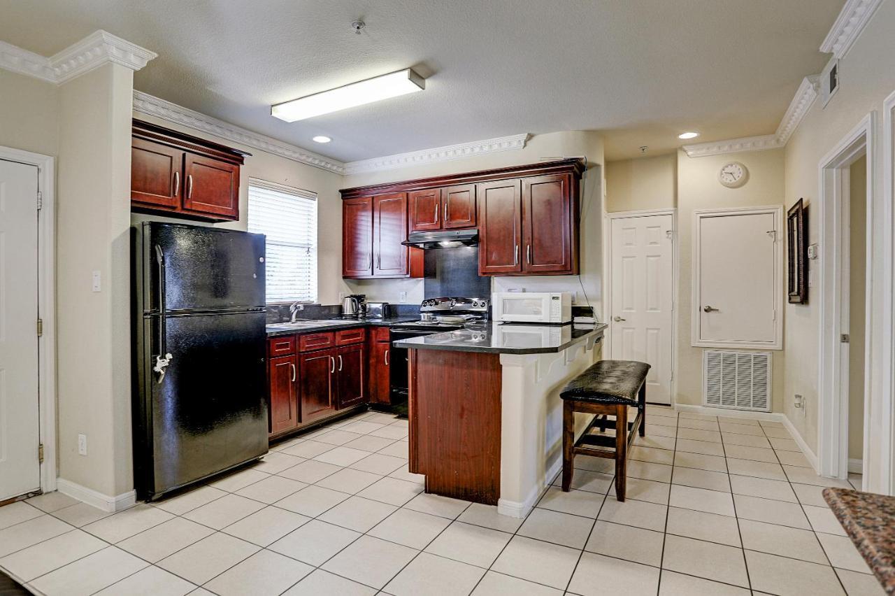Villa Corporate 2 Bedroom Suite Furnished Condo ヒューストン エクステリア 写真