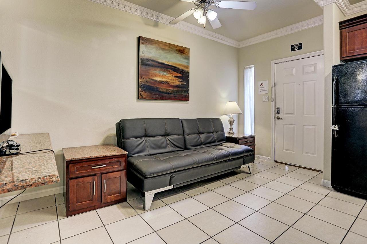 Villa Corporate 2 Bedroom Suite Furnished Condo ヒューストン エクステリア 写真