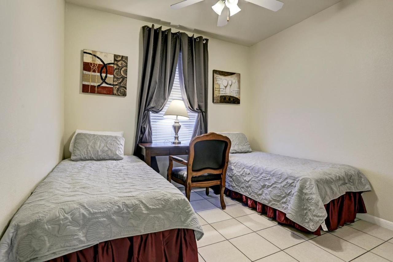 Villa Corporate 2 Bedroom Suite Furnished Condo ヒューストン エクステリア 写真
